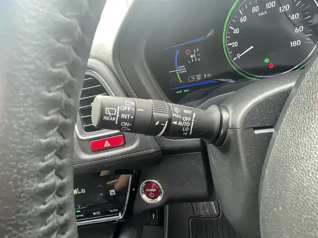 ホンダ ヴェゼル ハイブリッド Z 熊本県 2015(平27)年 10.4万km クリスタルブラックパール (株)IDOMが運営する【じしゃロン熊本店】の自社ローン専用車両になります。こちらは現金またはオートローンご利用時の価格です。自社ローンご希望の方は別途その旨お申付け下さい　/純正ナビ/バックカメラ/フルセグテレビ/DVD/CD/Bluetooth接続/ビルトインETC/ハーフレザーシート/シートヒーター/クルーズコントロール/LEDヘッドライト/スマートキー