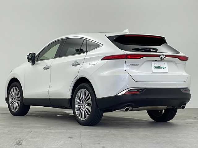 トヨタ ハリアー Z 千葉県 2021(令3)年 2.7万km ホワイトパールクリスタルシャイン 禁煙車　/衝突軽減システム/パノラマルーフ　/純正１２．３型純正ナビ　/ＡＭ　ＦＭ　ＣＤ　ＤＶＤ　ＢＴ　フルセグ　ＡｐｐｌｅＣａｒＰｌａｙ　/ＪＢＬサウンド　/レーダークルーズコントロール　/ブラインドスポットモニター/レーントレーシングアシスト/コーナーセンサー/リアクロストラフィックアラート/ヘッドアップディスプレイ/ロードサインアシスト/パワーバックドア/デジタルインナーミラー/パワーシート/ステアリングリモコン　/ＥＴＣ２．０