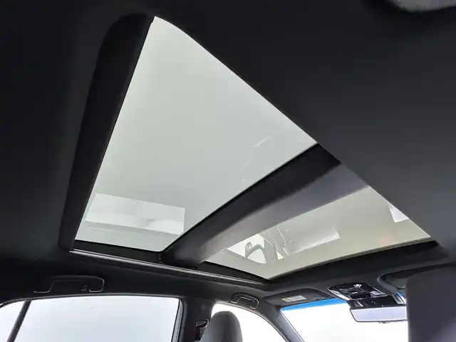 トヨタ ハリアー Z 佐賀県 2021(令3)年 2.7万km ホワイトパールクリスタルシャイン 純正12.3インチディスプレイオーディオ/フルセグTV/Bluetooth/Androidauto/Applecarplay/JBLサウンド/パノラマガラスルーフ/バックカメラ/デジタルインナールームミラー/衝突被害軽減システム/ブラインドスポットモニター/ヘッドアップディスプレイ/レーダークルーズコントロール/レーンアシスト/パーキングサポートブレーキ/ロードサインアシスト/クリアランスソナー/オートライト/オートマチックハイビーム/LEDヘッドライト/LEDフォグライト/電子パーキング/ブレーキホールド/ビルトインETC2.0/運転席パワーシート/ハーフレザシート/パワーバックドア/純正19インチアルミホイール/純正フロアマット/ISOFIX対応/スマートキー/スペアキー×１