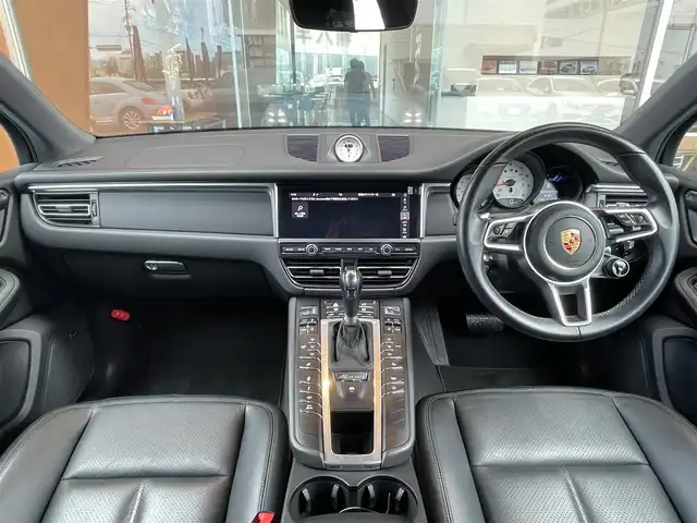 ポルシェ マカン 鹿児島県 2019(令1)年 4.5万km 青 禁煙車/純正ナビ/バックカメラ・サイドカメラ・全周囲カメラ/ETC/マイアミブルー/スポクロ/アダプティブエアサス/スポーツデザインパッケージ/20インチマカンターボホイール/スポーツテールパイプ/ティンテッドLEDテールライト/シートヒーター/エントリードライブ/パワーステアリングプラス