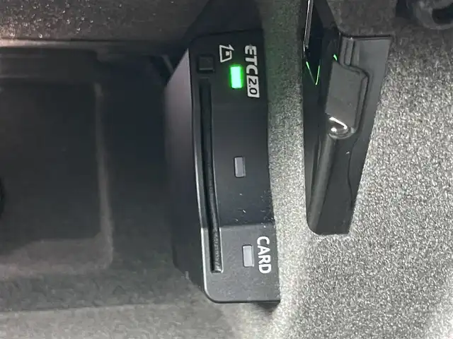 ポルシェ マカン 鹿児島県 2019(令1)年 4.5万km 青 禁煙車/純正ナビ/バックカメラ・サイドカメラ・全周囲カメラ/ETC/マイアミブルー/スポクロ/アダプティブエアサス/スポーツデザインパッケージ/20インチマカンターボホイール/スポーツテールパイプ/ティンテッドLEDテールライト/シートヒーター/エントリードライブ/パワーステアリングプラス