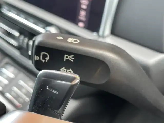 ポルシェ マカン 鹿児島県 2019(令1)年 4.5万km 青 禁煙車/純正ナビ/バックカメラ・サイドカメラ・全周囲カメラ/ETC/マイアミブルー/スポクロ/アダプティブエアサス/スポーツデザインパッケージ/20インチマカンターボホイール/スポーツテールパイプ/ティンテッドLEDテールライト/シートヒーター/エントリードライブ/パワーステアリングプラス