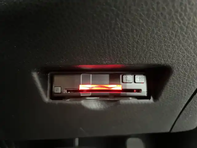 トヨタ Ｃ－ＨＲ G 鹿児島県 2018(平30)年 5万km ブラックマイカ 社外SDナビ　（フルセグTV Bluetooth CD DVD ）/バックカメラ　/トヨタセーフティセンス　/アダプティブクルーズコントロール　/レーンキープアシスト　/オートハイビーム/ビルトインETC/ハーフレザーシート/DN席シートヒーター/LEDヘッドライト/純正アルミホイール