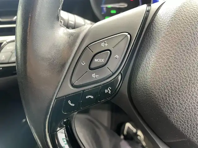 トヨタ Ｃ－ＨＲ G 鹿児島県 2018(平30)年 5万km ブラックマイカ 社外SDナビ　（フルセグTV Bluetooth CD DVD ）/バックカメラ　/トヨタセーフティセンス　/アダプティブクルーズコントロール　/レーンキープアシスト　/オートハイビーム/ビルトインETC/ハーフレザーシート/DN席シートヒーター/LEDヘッドライト/純正アルミホイール