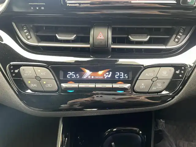 トヨタ Ｃ－ＨＲ G 鹿児島県 2018(平30)年 5万km ブラックマイカ 社外SDナビ　（フルセグTV Bluetooth CD DVD ）/バックカメラ　/トヨタセーフティセンス　/アダプティブクルーズコントロール　/レーンキープアシスト　/オートハイビーム/ビルトインETC/ハーフレザーシート/DN席シートヒーター/LEDヘッドライト/純正アルミホイール