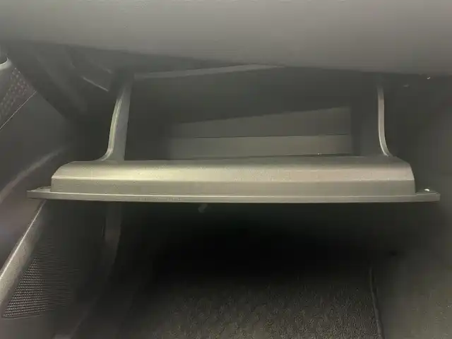 トヨタ Ｃ－ＨＲ G 鹿児島県 2018(平30)年 5万km ブラックマイカ 社外SDナビ　（フルセグTV Bluetooth CD DVD ）/バックカメラ　/トヨタセーフティセンス　/アダプティブクルーズコントロール　/レーンキープアシスト　/オートハイビーム/ビルトインETC/ハーフレザーシート/DN席シートヒーター/LEDヘッドライト/純正アルミホイール