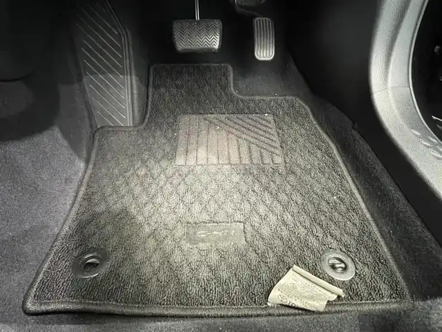 トヨタ Ｃ－ＨＲ G 鹿児島県 2018(平30)年 5万km ブラックマイカ 社外SDナビ　（フルセグTV Bluetooth CD DVD ）/バックカメラ　/トヨタセーフティセンス　/アダプティブクルーズコントロール　/レーンキープアシスト　/オートハイビーム/ビルトインETC/ハーフレザーシート/DN席シートヒーター/LEDヘッドライト/純正アルミホイール