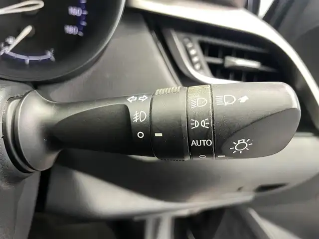 トヨタ Ｃ－ＨＲ G 鹿児島県 2018(平30)年 5万km ブラックマイカ 社外SDナビ　（フルセグTV Bluetooth CD DVD ）/バックカメラ　/トヨタセーフティセンス　/アダプティブクルーズコントロール　/レーンキープアシスト　/オートハイビーム/ビルトインETC/ハーフレザーシート/DN席シートヒーター/LEDヘッドライト/純正アルミホイール