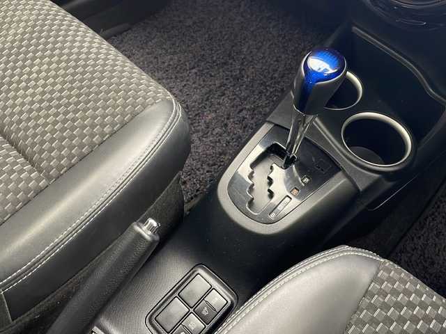 トヨタ アクア クロスオーバー 沖縄県 2018(平30)年 7.1万km ブラックマイカ 純正ナビ(ＮＳＺＴ－Ｙ６６Ｔ)/(フルセグＴＶ　Ｂｌｕｅｔｏｏｔｈ　ＣＤ　ＤＶＤ　ＡＭ　ＦＭ)　/バックカメラ　/ドライブレコーダー　/ＥＴＣ　/ハーフレザーシート　/ＬＥＤヘッドライト　/純正アルミホイール　/純正フロアマット　/禁煙車/オートライト/オートマチックハイビーム