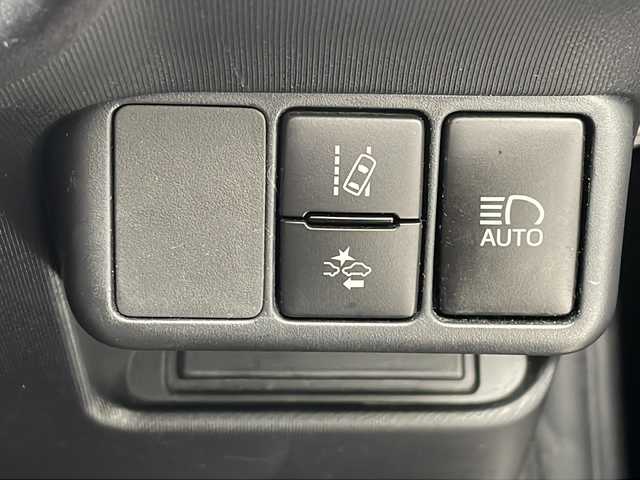 トヨタ アクア クロスオーバー 沖縄県 2018(平30)年 7.1万km ブラックマイカ 純正ナビ(ＮＳＺＴ－Ｙ６６Ｔ)/(フルセグＴＶ　Ｂｌｕｅｔｏｏｔｈ　ＣＤ　ＤＶＤ　ＡＭ　ＦＭ)　/バックカメラ　/ドライブレコーダー　/ＥＴＣ　/ハーフレザーシート　/ＬＥＤヘッドライト　/純正アルミホイール　/純正フロアマット　/禁煙車/オートライト/オートマチックハイビーム