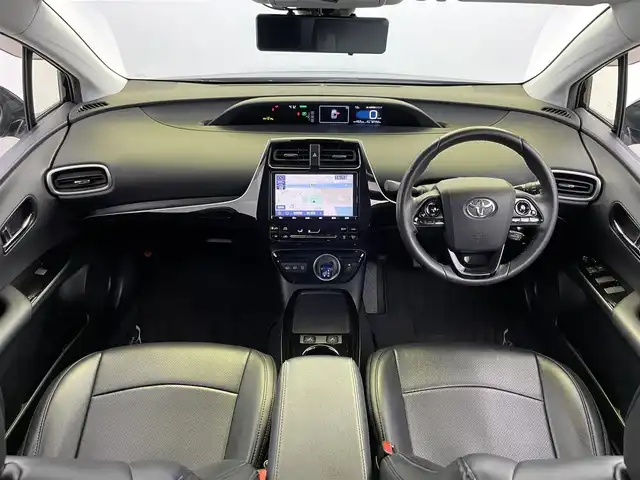 トヨタ プリウス ＰＨＶ A 岡山県 2019(令1)年 6.8万km アティチュードブラックマイカ モデリスタエアロ（F・S・R）/セーフティセンス/ディーラーオプションナビ（NSZT-Y68T）/フルセグTV/Bluetooth/パノラミックビューモニター/革調シートカバー/レーダークルーズ/シートヒーター（運転席・助手席）/パワーシート（運転席）/パーキングサポート/ブラインドスポットモニタリング/LEDオートライト/USB端子・HDMI端子/ビルトインETC/トヨタ純正ホイール