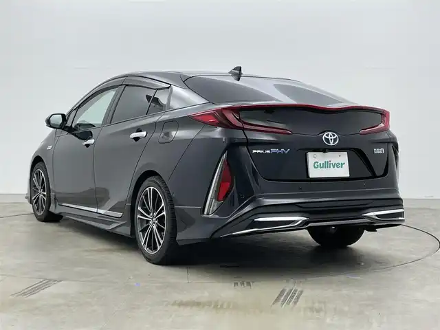 トヨタ プリウス ＰＨＶ A 岡山県 2019(令1)年 6.8万km アティチュードブラックマイカ モデリスタエアロ（F・S・R）/セーフティセンス/ディーラーオプションナビ（NSZT-Y68T）/フルセグTV/Bluetooth/パノラミックビューモニター/革調シートカバー/レーダークルーズ/シートヒーター（運転席・助手席）/パワーシート（運転席）/パーキングサポート/ブラインドスポットモニタリング/LEDオートライト/USB端子・HDMI端子/ビルトインETC/トヨタ純正ホイール