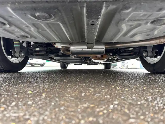 トヨタ エスクァイア Gi ブラックテーラード 宮城県 2016(平28)年 6.7万km スパークリングブラックパールクリスタルシャイン セーフティセンスC/・プリクラッシュセーフティ/・レーンディパーチャーアラート/・オートマチックハイビーム/・先行車発進告知機能/純正フリップダウンモニター（V11T-R62C）/純正ナビ（NSZT-W64）/・CD/DVD/・Bluetooth/・フルセグTV/・SD音楽録音機能/バックカメラ/ビルトインETC/両側パワースライドドア/合皮シート/シートヒーター/ウッドコンビステアリング/クルーズコントロール/ステアリングスイッチ/MTモード付AT/LEDヘッドライト/フォグランプ/オートライト/スマートキー＆プッシュスタート/リアオートエアコン/電動格納ミラー/純正15インチAW/純正フロアマット/W/ニーエアバッグ