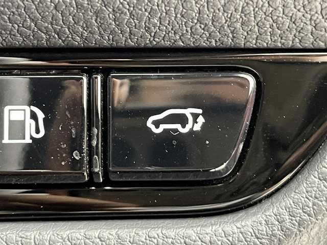 レクサス ＮＸ 350h Fスポーツ 群馬県 2024(令6)年 0.3万km ホワイトノーヴァガラスフレーク ムーンルーフ/ドライブレコーダー(前後方)/F SPORTオレンジブレーキキャリパー/235/50R20 104Vタイヤ＆F SPORTアルミホイール(ブラック塗装)/=====/純正14インチディスプレイオーディオ/・AM/FM/USB/Bluetooth/フルセグTV/・AppleCarPlay/AndroidAuto/Miracast/パノラミックビューモニター(床下透過表示機能付)/レクサスセーフティシステム/・プリクラッシュセーフティ/・レーンディパーチャーアラート/レーントレーシングアシスト/・レーンチェンジアシスト/フロントクロストラフィックアラート/・アダプティブハイビームシステム/・レーダークルーズコントロール(全車速追従機能付)/・ロードサインアシスト/発進遅れ告知機能/ドライバー異常時対応システム/・プロアクティブドライビングアシスト/ブラインドスポットモニター/パーキングサポートブレーキ(前後方静止物＋後方接近車両＋後方歩行者)/前席パワーシート/シートヒーター/シートベンチレーション/ステアリングヒーター/三眼フルLEDヘッドランプ（ロー・ハイビーム）/LEDコーナリングランプ/純正ビルトインETC2.0