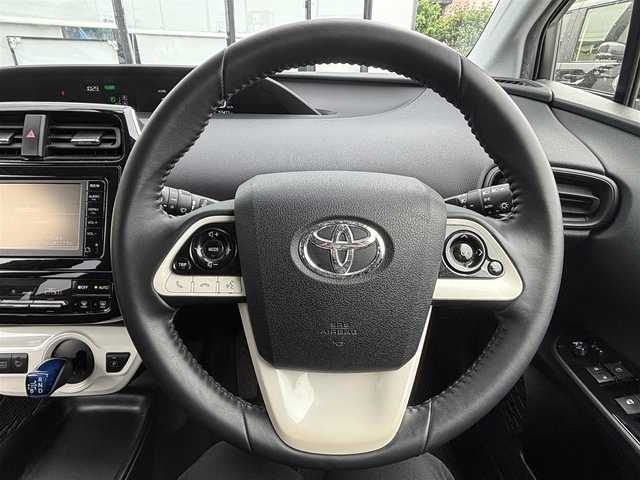 トヨタ プリウス S 宮城県 2016(平28)年 5.4万km スティールブロンドM 登録時走行距離53471km/純正ナビTV【NSCP-W64】/SDカード未挿入のため動作確認未実施/ETC/バックカメラ/LEDヘッドライト/横滑り防止/オートライト/純正フロアマット