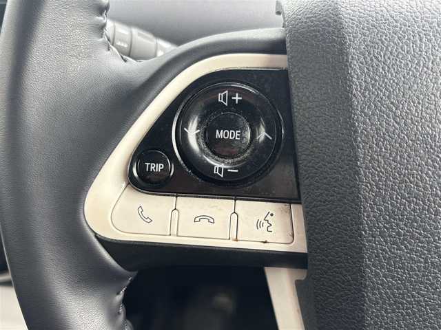 トヨタ プリウス S 宮城県 2016(平28)年 5.4万km スティールブロンドM 登録時走行距離53471km/純正ナビTV【NSCP-W64】/SDカード未挿入のため動作確認未実施/ETC/バックカメラ/LEDヘッドライト/横滑り防止/オートライト/純正フロアマット