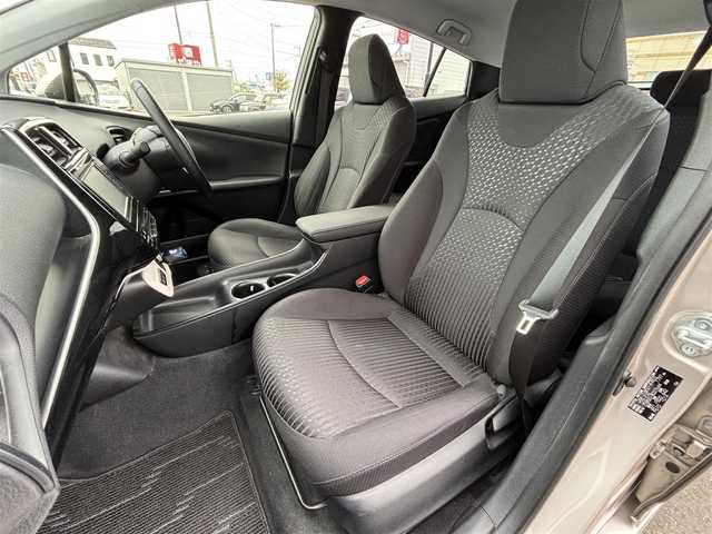 トヨタ プリウス S 宮城県 2016(平28)年 5.4万km スティールブロンドM 登録時走行距離53471km/純正ナビTV【NSCP-W64】/SDカード未挿入のため動作確認未実施/ETC/バックカメラ/LEDヘッドライト/横滑り防止/オートライト/純正フロアマット
