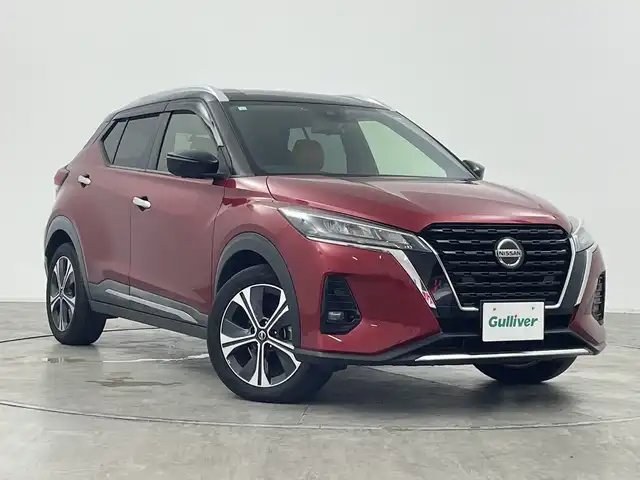 日産 キックス X ツートーンインテリアED 群馬県 2020(令2)年 5.5万km ラディアントレッド/ピュアブラック 2トーン プロパイロット　純正９型ナビ　全周囲カメラ　アダクティブクルーズコントロール　シートヒーター　ハンドルヒーター　衝突被害軽減システム　デジタルインナーミラー　ＬＥＤ　ＥＴＣ　スマートキー　禁煙車