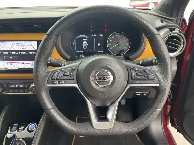 日産 キックス X ツートーンインテリアED 群馬県 2020(令2)年 5.5万km ラディアントレッド/ピュアブラック 2トーン プロパイロット　純正９型ナビ　全周囲カメラ　アダクティブクルーズコントロール　シートヒーター　ハンドルヒーター　衝突被害軽減システム　デジタルインナーミラー　ＬＥＤ　ＥＴＣ　スマートキー　禁煙車