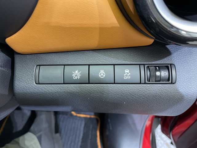 日産 キックス X ツートーンインテリアED 愛媛県 2020(令2)年 5.5万km ラディアントレッド/ピュアブラック 2トーン 純正9インチナビ/フルセグTV　Bluetooth/プロパイロット/アラウンドビューモニター/シートヒーター/ハンドルヒーター/デジタルインナーミラー/電子パーキングブレーキ/ステアリングリモコン/ETC/スマートキー