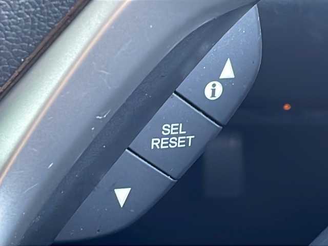 ホンダ シャトル ハイブリッド ホンダセンシング 岐阜県 2022(令4)年 3.6万km ルナシルバーM 禁煙車/社外ナビ/AM/FM/BT/クルーズコントロール/レーンキープアシスト/衝突軽減ブレーキ/バックカメラ/ドライブレコーダー/ビルトインETC/純正フロアマット/ドアバイザー/プッシュスタート/ヘッドライトレベライザー/オートエアコン/オートライト/オートハイビーム/スマートキー