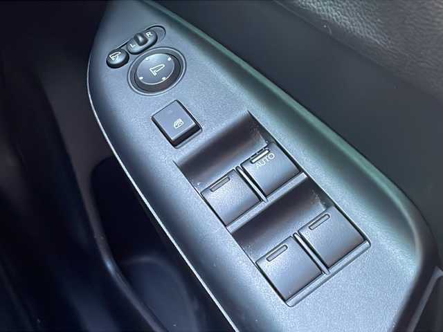 ホンダ シャトル ハイブリッド ホンダセンシング 岐阜県 2022(令4)年 3.6万km ルナシルバーM 禁煙車/社外ナビ/AM/FM/BT/クルーズコントロール/レーンキープアシスト/衝突軽減ブレーキ/バックカメラ/ドライブレコーダー/ビルトインETC/純正フロアマット/ドアバイザー/プッシュスタート/ヘッドライトレベライザー/オートエアコン/オートライト/オートハイビーム/スマートキー