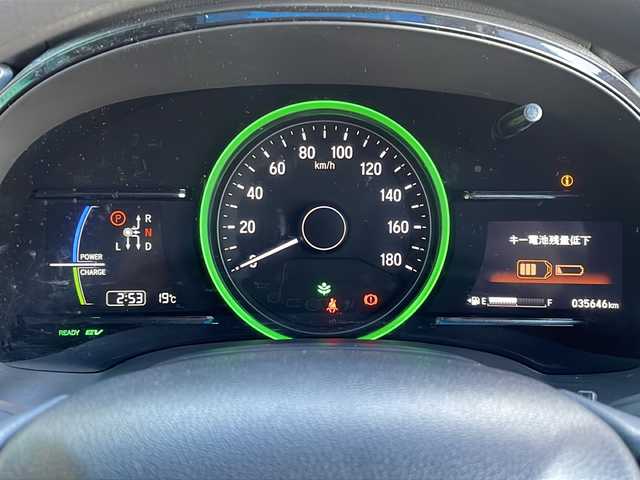 ホンダ シャトル ハイブリッド ホンダセンシング 岐阜県 2022(令4)年 3.6万km ルナシルバーM 禁煙車/社外ナビ/AM/FM/BT/クルーズコントロール/レーンキープアシスト/衝突軽減ブレーキ/バックカメラ/ドライブレコーダー/ビルトインETC/純正フロアマット/ドアバイザー/プッシュスタート/ヘッドライトレベライザー/オートエアコン/オートライト/オートハイビーム/スマートキー