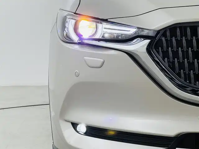 マツダ ＣＸ－８ XD エクスクルーシブモード 福島県 2021(令3)年 3.6万km プラチナクォーツメタリック i-ACTIVSENSE/・SBC/SCBC/・ブラインドスポットモニタリング/・レーンキープアシスト/・速度標識警報/・ドライバーアテンションアラート/・車間認知支援システム/・車線逸脱警報システム/・レーダークルーズコントロール/純正メモリナビ/・AM/FM/Bluetooth/フルセグTV/・バックカメラ/・バックカメラ/全方位モニター/・置くだけ充電/サンルーフ/BOSEサウンドシステム/ルーフレール/パワーバックドア/コーナーセンサー/革シート/・パワーシート(運転席/助手席)/・シートヒーター(運転席/助手席/2列目)/オートホールド機能/・電子式パーキングブレーキ/プッシュスタート/・スマートキー/オート電格ミラー/革巻きステアリング/・ステアリングヒーター/LEDヘッドライト/・オートハイビーム/・オートライト/・フォグ/オートワイパー/保証書&取説&スペアキー