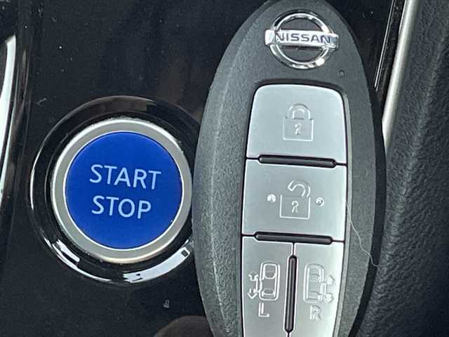 日産 セレナ e－パワー ハイウェイスター V 愛知県 2020(令2)年 4.1万km ブリリアントホワイトパール 禁煙車/純正10インチナビ/（CD/DVD/Blu-ray/フルセグTV/Bluetooth）/全方位カメラ/エマージェンシーブレーキ/セーフティシールドスイッチ/ブラインドスポットモニター/クルーズコントロール/クリアランスソナー/ETC/前後ドライブレコーダー/両側パワースライドドア/純正16インチアルミホイール/純正フロアマット/スマートキー/横滑り防止装置/プッシュスタート