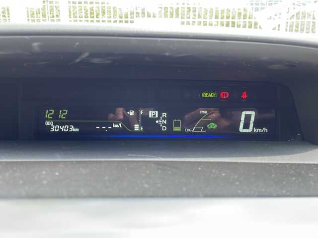 トヨタ プリウス α S 兵庫県 2014(平26)年 3.1万km ホワイトパールクリスタルシャイン アルパイン8型ナビ/CD/DVD/Bluetooth/フルセグTV/バックカメラ/ETC/前後ドライブレコーダー/社外エアロ/社外フロアマット/社外シートカバー/社外20インチAW/ローダウン/ドアバイザー/保証書/取説/スペアキー1本