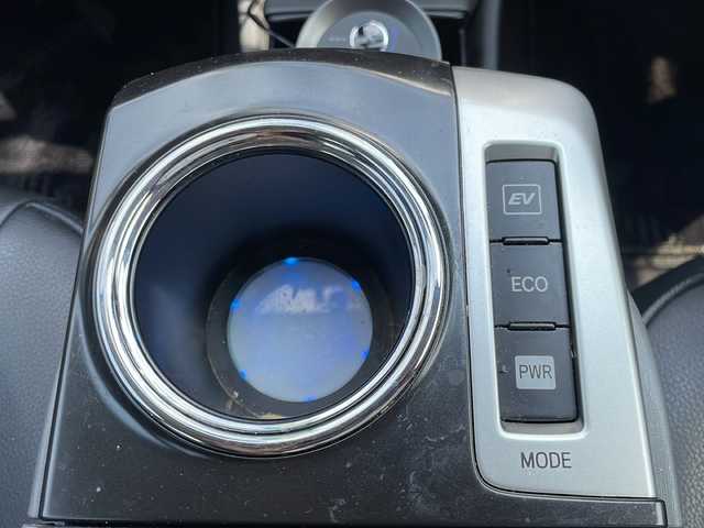 トヨタ プリウス α S 兵庫県 2014(平26)年 3.1万km ホワイトパールクリスタルシャイン アルパイン8型ナビ/CD/DVD/Bluetooth/フルセグTV/バックカメラ/ETC/前後ドライブレコーダー/社外エアロ/社外フロアマット/社外シートカバー/社外20インチAW/ローダウン/ドアバイザー/保証書/取説/スペアキー1本