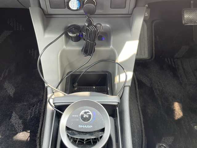 トヨタ プリウス α S 兵庫県 2014(平26)年 3.1万km ホワイトパールクリスタルシャイン アルパイン8型ナビ/CD/DVD/Bluetooth/フルセグTV/バックカメラ/ETC/前後ドライブレコーダー/社外エアロ/社外フロアマット/社外シートカバー/社外20インチAW/ローダウン/ドアバイザー/保証書/取説/スペアキー1本