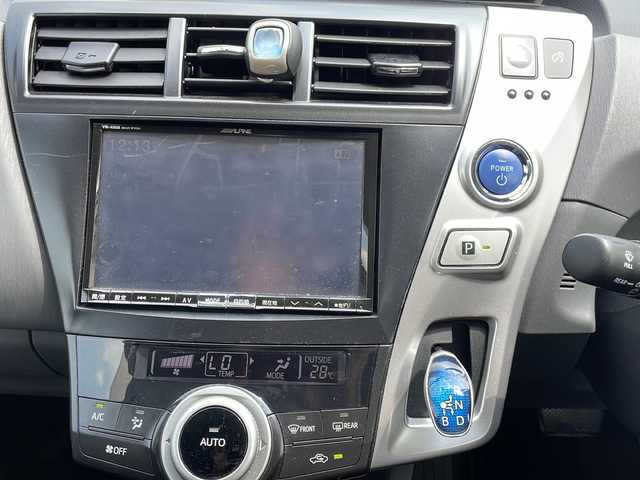 トヨタ プリウス α S 兵庫県 2014(平26)年 3.1万km ホワイトパールクリスタルシャイン アルパイン8型ナビ/CD/DVD/Bluetooth/フルセグTV/バックカメラ/ETC/前後ドライブレコーダー/社外エアロ/社外フロアマット/社外シートカバー/社外20インチAW/ローダウン/ドアバイザー/保証書/取説/スペアキー1本