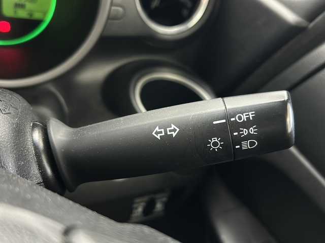 ホンダ Ｎ ＢＯＸ G SSパッケージ 福井県 2013(平25)年 6.5万km プレミアムホワイトパール 社外SDナビ 型式：AVN-V02/（FM/AM/BT/TV/CD/DVD/AUX）/両側パワースライドドア/純正アルミホイール/純正フロアマット/社外ETC/ABS/横滑り防止装置/スマートキー