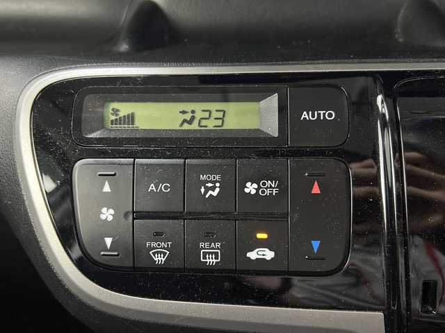 ホンダ Ｎ ＢＯＸ G SSパッケージ 福井県 2013(平25)年 6.5万km プレミアムホワイトパール 社外SDナビ 型式：AVN-V02/（FM/AM/BT/TV/CD/DVD/AUX）/両側パワースライドドア/純正アルミホイール/純正フロアマット/社外ETC/ABS/横滑り防止装置/スマートキー