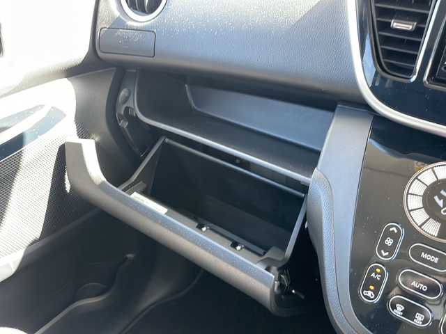 日産 デイズ ルークス ハイウェイスター Xターボ 長野県 2020(令2)年 0.6万km プレミアムオリーブメタリック ターボ/インテリジェントエマージェンシーブレーキ/車線逸脱警報/踏み間違い衝突防止アシスト/ハイビームアシスト/コーナーセンサー/アラウンドビューモニター/純正ナビ【MM319D-W】/(CD/DVD/フルセグTV/BT)/ドライブレコーダー/ETC/片側パワースライドドア/革巻きステアリング/ステアリングスイッチ/LEDヘッドライト/フォグランプ/オートライト/スマートキー/Pスタート/電動格納ミラー/ナノイー付リアリーシングファン/サンシェード（後席）/純正フロアマット/純正14インチAW