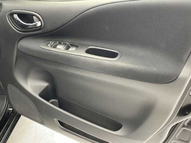 日産 セレナ ハイウェイスター Sエディション 沖縄県 2016(平28)年 8.7万km ダイヤモンドブラック 純正ナビ(ＭＣ３１５Ｄ－Ｗ)/(Ｂｌｕｅｔｏｏｔｈ　フルセグＴＶ　ＣＤ　ＤＶＤ　ＡＭ　ＦＭ)　/バックカメラ　/片側パワースライドドア　/ＵＳＢ入力端子　/ＥＴＣ　/クルーズコントロール/スマートキー　/スペアキー/ステアリングスイッチ　/オートライト/純正フロアマット　/電動格納ミラー/純正アルミホイール/サンシェード