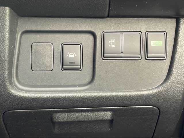 日産 セレナ ハイウェイスター Sエディション 沖縄県 2016(平28)年 8.7万km ダイヤモンドブラック 純正ナビ(ＭＣ３１５Ｄ－Ｗ)/(Ｂｌｕｅｔｏｏｔｈ　フルセグＴＶ　ＣＤ　ＤＶＤ　ＡＭ　ＦＭ)　/バックカメラ　/片側パワースライドドア　/ＵＳＢ入力端子　/ＥＴＣ　/クルーズコントロール/スマートキー　/スペアキー/ステアリングスイッチ　/オートライト/純正フロアマット　/電動格納ミラー/純正アルミホイール/サンシェード