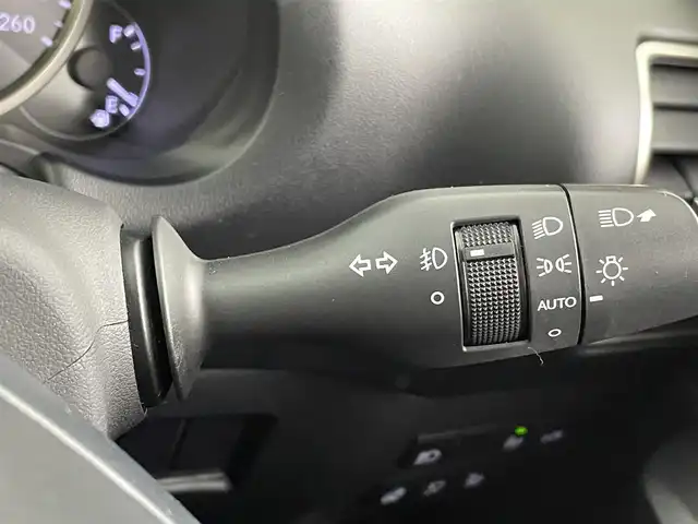 レクサス ＮＸ 300h ブラックシークエンス 埼玉県 2019(平31)年 5.5万km ソニックチタニウム 純正ナビ　ムーンルーフ　３眼ＬＥＤヘッド　パノラミックビューモニター　ヘッドアップディスプレイ　ブラインドスポットモニター　黒合皮シート　パワーバックドア　ＬＥＤフォグ　純正１８インチアルミ　ＥＴＣ
