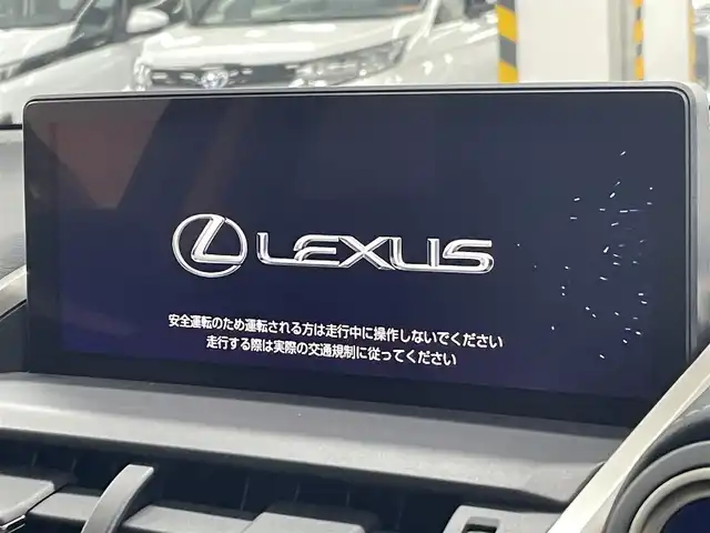 レクサス ＮＸ 300h ブラックシークエンス 埼玉県 2019(平31)年 5.5万km ソニックチタニウム 純正ナビ　ムーンルーフ　３眼ＬＥＤヘッド　パノラミックビューモニター　ヘッドアップディスプレイ　ブラインドスポットモニター　黒合皮シート　パワーバックドア　ＬＥＤフォグ　純正１８インチアルミ　ＥＴＣ