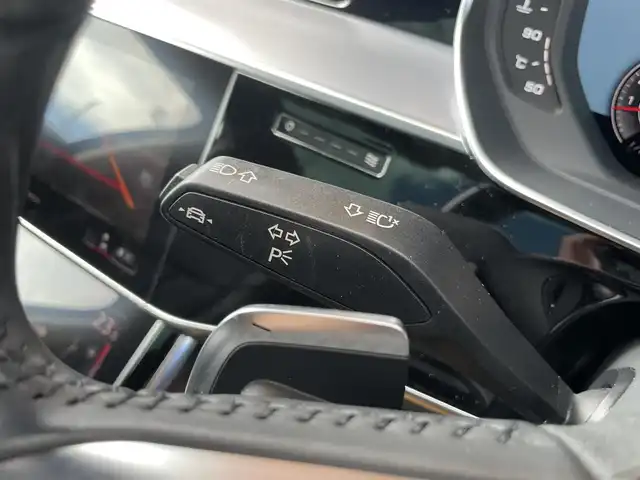 アウディ Ａ８ 55TFSIクワトロ 鹿児島県 2021(令3)年 6.9万km 黒 禁煙車/サンルーフ/純正ナビ/バックカメラ・フロントカメラ・サイドカメラ・全周囲カメラ/パドルシフト/4WD/ETC2.0/パワーバックドア/USB入力端子/パワーシート/純正フロアマット/純正20インチアルミホイール/レザーシート/横滑り防止装置/レーンキープアシスト/オートライト/アダブティブドライブアシスト/アクティブレーンアシスト/アウディレーザーライトパッケージ/ベンチレーション/マトリクスLEDヘッドランプ/バーチャルコックピット/取扱説明書/保証書