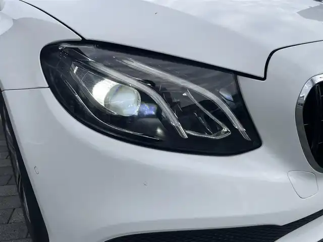 メルセデス・ベンツ Ｅ２２０ｄ ステーションワゴンアバンギャルド 栃木県 2020(令2)年 4.1万km ポーラホワイト パナメリカーナグリル /パノラミックスライディングルーフ /ブルメスターサウンド /ヘッドアップディスプレイ /ワンオーナー  /前後コーナーセンサー  /パワーバックドア/全周囲カメラ /全席シートヒーター  /ドラレコ/保証書/取扱説明書/スペアキー