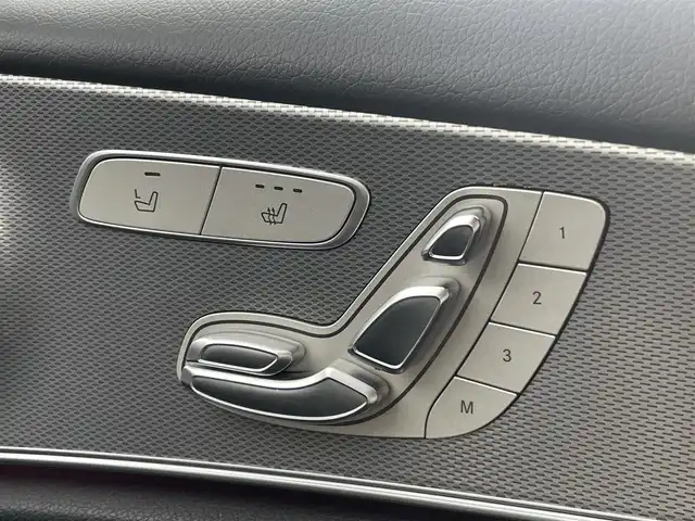 メルセデス・ベンツ Ｅ２２０ｄ ステーションワゴンアバンギャルド 栃木県 2020(令2)年 4.1万km ポーラホワイト パナメリカーナグリル /パノラミックスライディングルーフ /ブルメスターサウンド /ヘッドアップディスプレイ /ワンオーナー  /前後コーナーセンサー  /パワーバックドア/全周囲カメラ /全席シートヒーター  /ドラレコ/保証書/取扱説明書/スペアキー