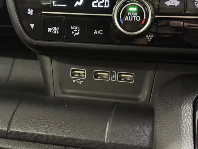 ホンダ Ｎ ＷＧＮ カスタム Lターボ ホンダS 三重県 2020(令2)年 3.9万km ミラノレッド ガソリン・ターボ/FF/MTモード付インパネCVT/純正 8インチナビ VXU-207NBi/（CD/DVD/RADIO/TV/SD/MusicRack/USB/iPod/Bluetooth/AppleCarPlay）/バックカメラ/ドライブレコーダー 前後（ナビ連動）/ビルトイン ETC/Honda SENSING/・衝突軽減ブレーキ［CMBS］/・車線維持支援システム［LKAS］/・アダプティブクルーズコントロール［ACC］/・路外逸脱抑制機能/・先行車発進お知らせ機能/・標識認識機能/・パーキングセンサーシステム/・装備/・シートヒーター（D）/・オートエアコン/・オートライト/・LEDヘッドライト/・オートハイビーム/・パドルシフト/・電子パーキングブレーキ＆ブレーキホールド機能/・USBジャック（充電用（2.5A高速充電対応）x2、入力用x1）/・電動格納ドアミラー（ウインカー付）/・純正 15inAW/・スマートキーx2/・保/取/ナビ取/など