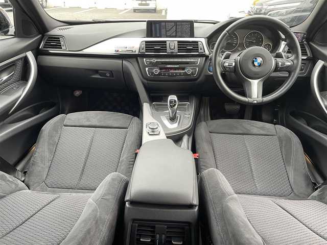 ＢＭＷ ３２８ｉ Mスポーツ 神奈川県 2012(平24)年 5.5万km アルピンホワイトⅢ 純正HDDナビ/CD /DVD /MSV /BT /フルセグ/ミラー内蔵ETC/バックカメラ/Mスポーツステアリング/Mスポーツスカッフプレート/ビルシュタイン車高調/BBS18インチアルミ/ブレンボキャリパー・ディスク/ステンメッシュブレーキホース/next innovationフロントリップ/サイドスポイラー/社外リアンダーカバー/M3用トランクスポイラー/ナギサオート　スタビリンク/ARCタワーバー/フロント2点　リア1点/COX前後ボディダンパー/CPMロアメンバー補強パーツ/LEDルームランプ/レムスマフラー/ユピテル　ドラレコ連動レーダー/HIDヘッドライト/オートライト/HIDフォグ/スマートキー×2/新車時保証書/取扱説明書