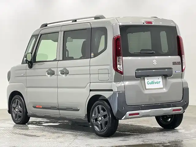 スズキ スペーシア ギア HYBRID XZターボ 栃木県 2024(令6)年 0.6万km モスグレーメタリック 純正ナビ/　（フルセグTV/Bluetooth//                   AppleCarplay/AndroidAuto）/バックカメラ/全方位カメラ/スズキセーフティサポート/・デュアルセンサーブレーキサポートII/・誤発進抑制機能/・車線逸脱抑制機能/・車線逸脱警報機能/・ふらつき警報機能/・低速時ブレーキサポート/・発進お知らせ機能/・標識認識機能/・ハイビームアシスト/コーナーセンサー/ETC/シートヒーター/禁煙車/オートライト/LEDヘッドライト/スマートキー/プッシュスタート/アイドリングストップ/ステアリングスイッチ/純正AW/純正フロアマット
