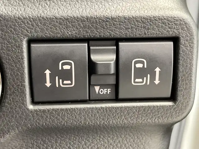 スズキ スペーシア ギア HYBRID XZターボ 栃木県 2024(令6)年 0.6万km モスグレーメタリック 純正ナビ/　（フルセグTV/Bluetooth//                   AppleCarplay/AndroidAuto）/バックカメラ/全方位カメラ/スズキセーフティサポート/・デュアルセンサーブレーキサポートII/・誤発進抑制機能/・車線逸脱抑制機能/・車線逸脱警報機能/・ふらつき警報機能/・低速時ブレーキサポート/・発進お知らせ機能/・標識認識機能/・ハイビームアシスト/コーナーセンサー/ETC/シートヒーター/禁煙車/オートライト/LEDヘッドライト/スマートキー/プッシュスタート/アイドリングストップ/ステアリングスイッチ/純正AW/純正フロアマット