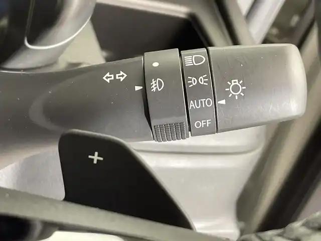 スズキ スペーシア ギア HYBRID XZターボ 栃木県 2024(令6)年 0.6万km モスグレーメタリック 純正ナビ/　（フルセグTV/Bluetooth//                   AppleCarplay/AndroidAuto）/バックカメラ/全方位カメラ/スズキセーフティサポート/・デュアルセンサーブレーキサポートII/・誤発進抑制機能/・車線逸脱抑制機能/・車線逸脱警報機能/・ふらつき警報機能/・低速時ブレーキサポート/・発進お知らせ機能/・標識認識機能/・ハイビームアシスト/コーナーセンサー/ETC/シートヒーター/禁煙車/オートライト/LEDヘッドライト/スマートキー/プッシュスタート/アイドリングストップ/ステアリングスイッチ/純正AW/純正フロアマット
