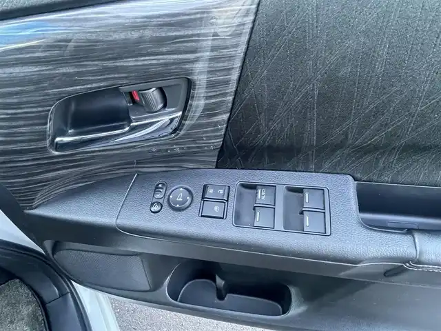 ホンダ オデッセイ アブソルート 島根県 2015(平27)年 7.2万km ホワイトオーキッドパール 純正ＳＤナビ・フルセグTV/ＤＶＤ再生・Ｂｌｕｅｔｏｏｔｈ　/純正フリップダウンモニター　/バックカメラ/ビルトインＥＴＣ　/両側パワースライドドア　/アダプティブクルーズコントロール　/衝突軽減ブレーキ　/レーンアシスト　/純正LEDヘッドライト/純正アルミホイール/純正フロアマット