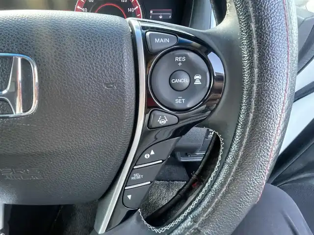 ホンダ オデッセイ アブソルート 島根県 2015(平27)年 7.2万km ホワイトオーキッドパール 純正ＳＤナビ・フルセグTV/ＤＶＤ再生・Ｂｌｕｅｔｏｏｔｈ　/純正フリップダウンモニター　/バックカメラ/ビルトインＥＴＣ　/両側パワースライドドア　/アダプティブクルーズコントロール　/衝突軽減ブレーキ　/レーンアシスト　/純正LEDヘッドライト/純正アルミホイール/純正フロアマット